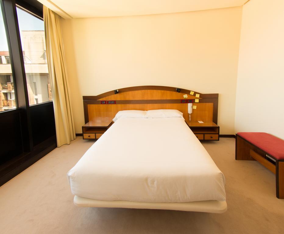 New Hotel Oviedo Ruang foto