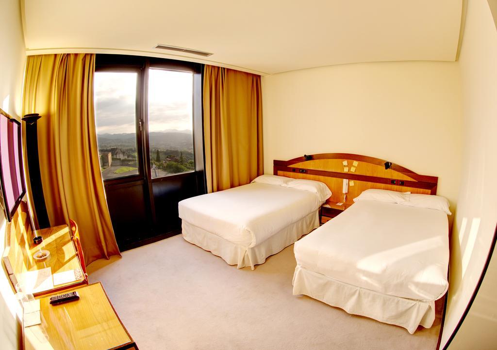 New Hotel Oviedo Ruang foto